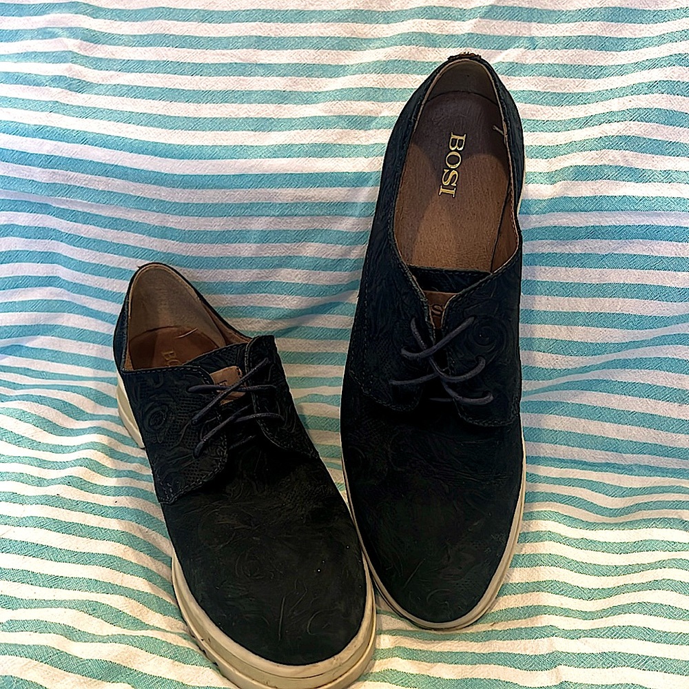 RARE Bosi Embossed Leather Oxfords